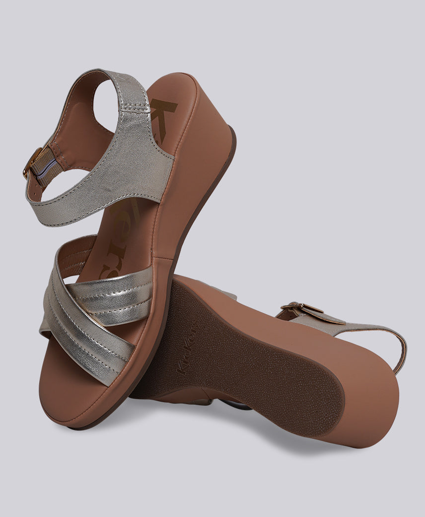 KICK BIGEYE GOLD Women Sandal